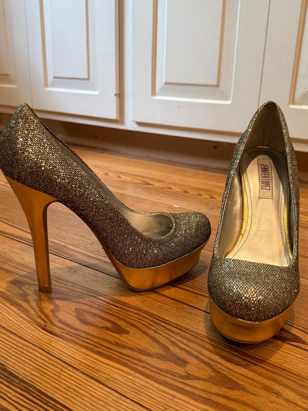 Jennifer Lopez Gold Sparkly Stilettos (Sz 8.5 M)